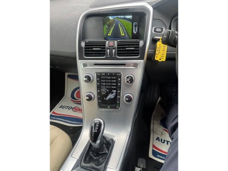 2017 Volvo XC60 - thumbnail 12