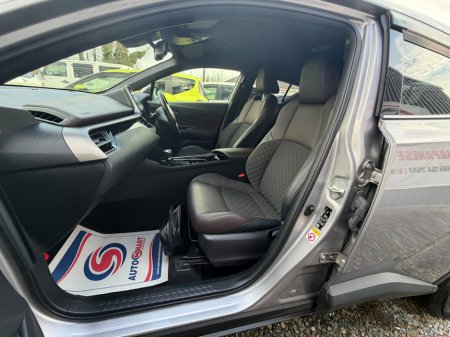 2018 Toyota C-HR 1.8 HYBRID LUNA €18,900 thumbnail