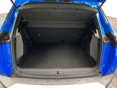 2023 Peugeot 2008 - thumbnail 9