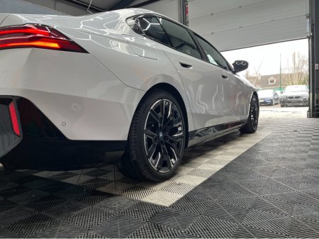 2024 BMW i5 - thumbnail 10