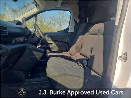 2024 Peugeot Partner PARTNER PRO PLUS 1.5 HDI 100 1 €22,950 thumbnail