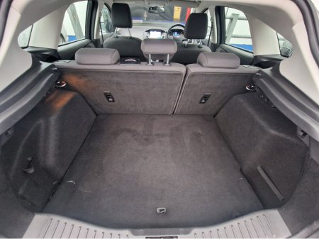 2017 Ford Focus - thumbnail 25