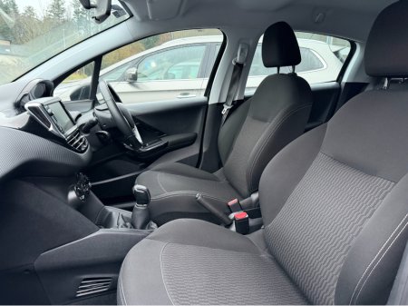 2017 Peugeot 208 - thumbnail 7