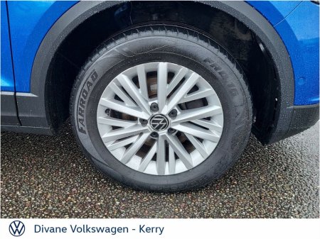 2022 Volkswagen T-Roc LIFE 2.0 TDI 116 BHP €26,950 thumbnail