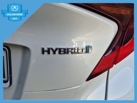 2022 Toyota C-HR / 2022 / 1.8 HYBRID / AUTOMATIC €19,999 thumbnail