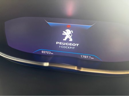 2023 Peugeot 3008 - thumbnail 8