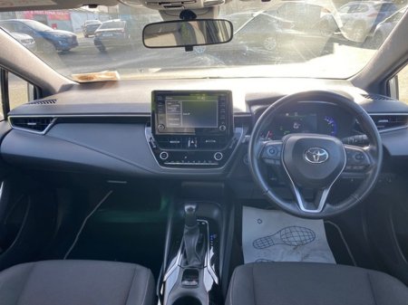 2022 Toyota Corolla COROLLA HYBRID LUNA H/B €25,950 thumbnail