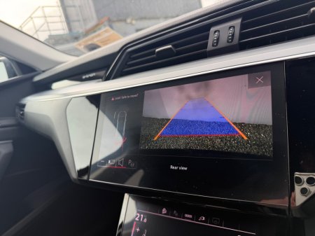 2022 Audi e-tron - thumbnail 18