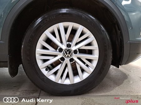 2023 Volkswagen T-Roc 2.0TDI 116HP LIFE €31,950 thumbnail