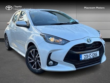 2023 Toyota Yaris FRESH SELECTION OF TRADE-INS YARIS CROSS LUNA €26,000 thumbnail