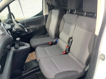 2023 Peugeot Partner - thumbnail 8