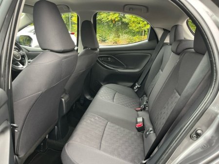 2025 Toyota Yaris Yaris Hybrid 115 Luna €27,450 thumbnail