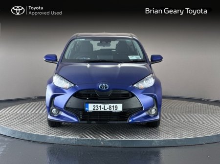 2023 Toyota Yaris HYBRID LUNA €23,950 thumbnail