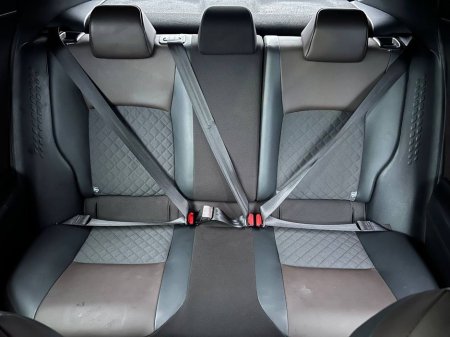 2017 Toyota C-HR 1.8 HYBRID/ HALF LEATHER HEATED SEATS // DIAMOND CUT ALLOYS// FULL SERVICE HISTORY / €17,900 thumbnail