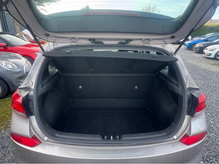 2019 Hyundai i30 - thumbnail 11