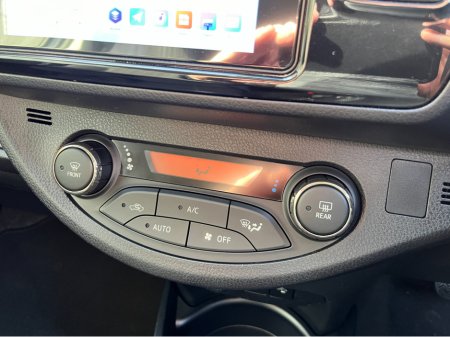 2019 Toyota Vitz - thumbnail 17