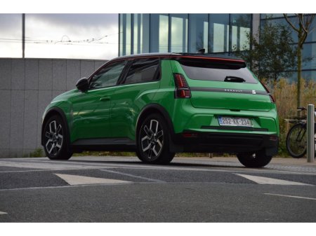 2025 Renault 5 Techno 52kWh 150hp, 2 Tone Roof €30,995 thumbnail