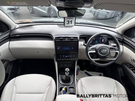 2024 Hyundai Tucson 2WD Executive Plus thumbnail