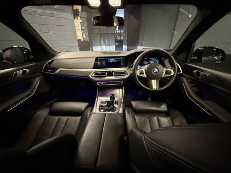 2022 BMW X5 xDrive45e M Sport €52,900 thumbnail