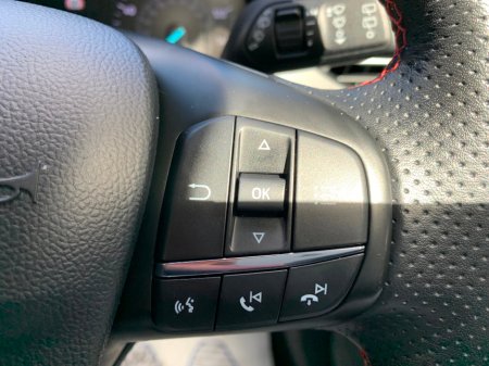 2019 Ford Focus - thumbnail 25