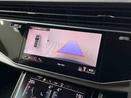 2025 Audi Q8 55 TFSI E S LINE 394HP QUATTRO €94,990 thumbnail