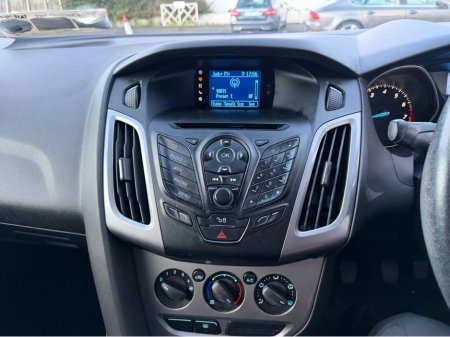 2011 Ford Focus - thumbnail 13