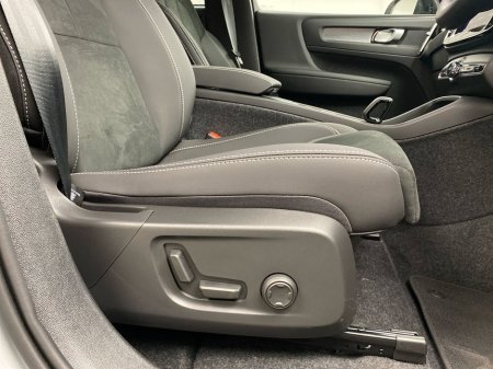 2026 Volvo EX40 - thumbnail 19