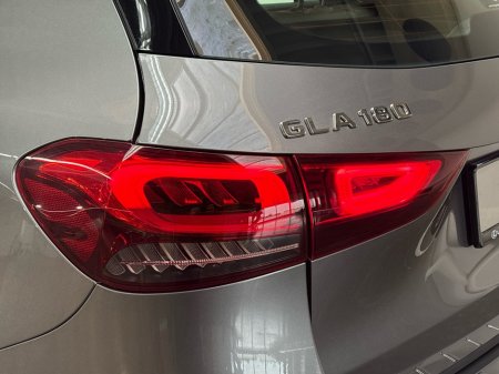 2021 Mercedes-Benz GLA Class - thumbnail 10