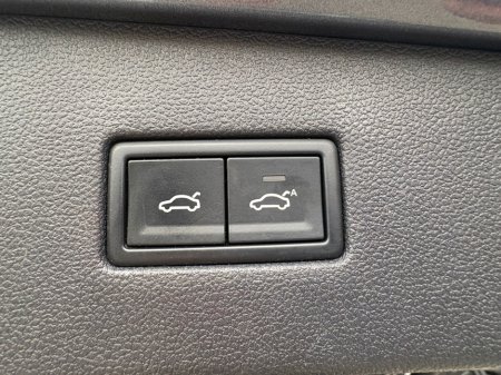 2018 Volkswagen Tiguan - thumbnail 24