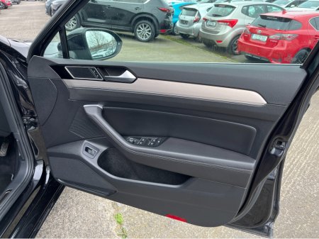 2019 Volkswagen Passat - thumbnail 13