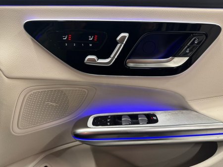 2026 Mercedes-Benz CLE CLE 220 D CABRIOLET AMG LINE+ €93,610 thumbnail