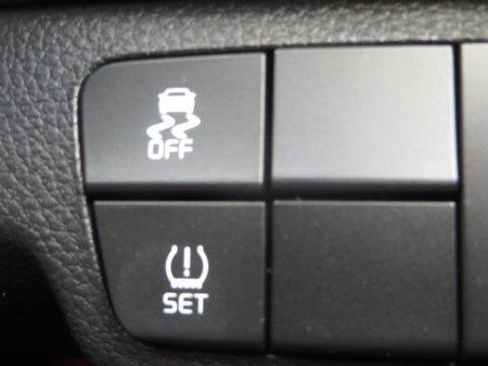 2019 Kia Stonic K2 5DR // ONLY 28k KMS // €16,950 thumbnail