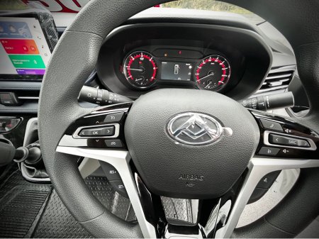 2026 Maxus Deliver 9 L4 DUAL WHEEL RWD CHASSIS AND CAB thumbnail