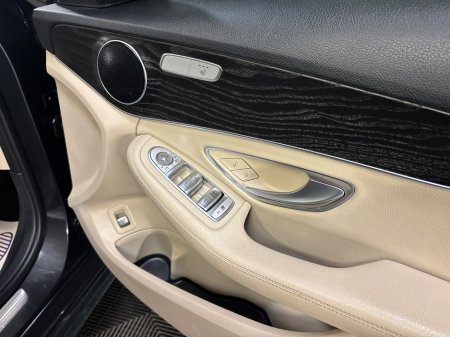 2020 Mercedes-Benz C Class - thumbnail 11