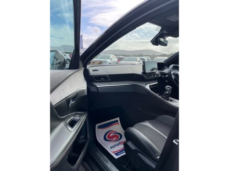 2022 Peugeot 3008 - thumbnail 8