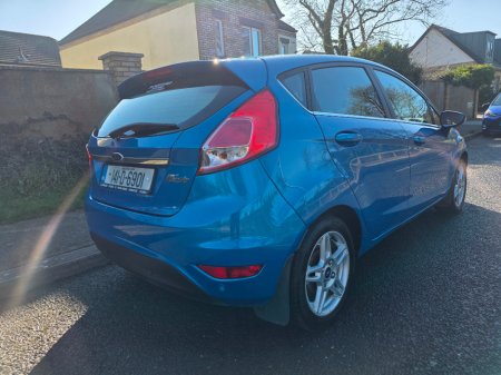 2014 Ford Fiesta - view 3