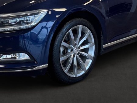 2018 Volkswagen Passat - thumbnail 10