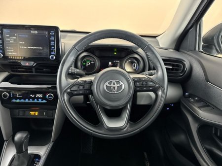 2022 Toyota Yaris Cross HYBRID LUNA €23,950 thumbnail