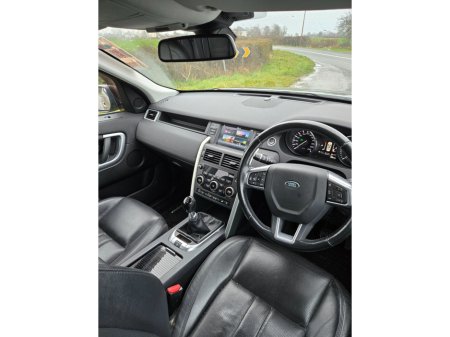 2015 Land Rover Discovery - thumbnail 9