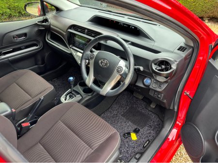 2017 Toyota Aqua - thumbnail 5