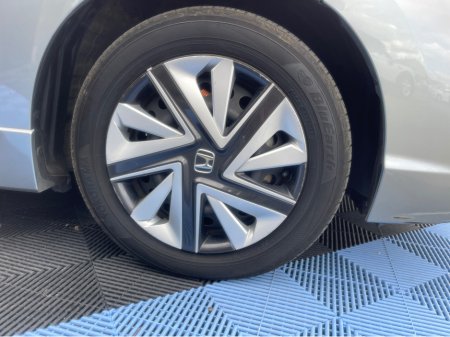 2016 Honda Shuttle 2016 HONDA SHUTTLE HYBRID (S100) €11,995