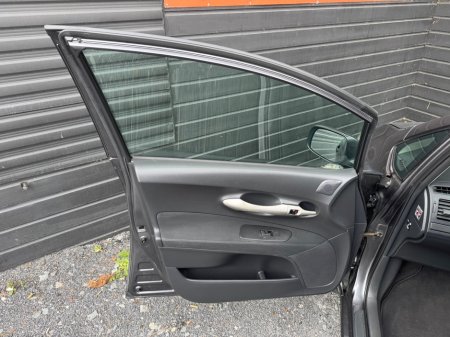 2009 Toyota Auris - thumbnail 18