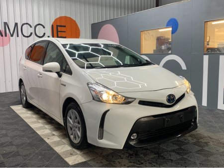 2018 Toyota Prius Alpha 1.8 HYBRID AUTOMATIC / 116k KMs / Reverse Camera, Cruise Control & More