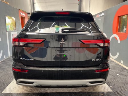 2024 Mitsubishi Outlander - photo 3