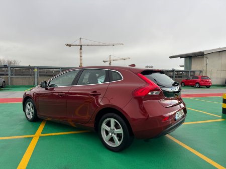 2013 Volvo V40 1.6 D2 DRIVE S/S SE €8,950 thumbnail