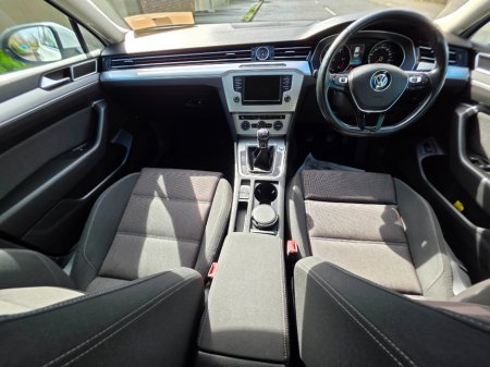 2016 Volkswagen Passat - thumbnail 9