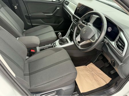 2024 Volkswagen T-Roc - thumbnail 8