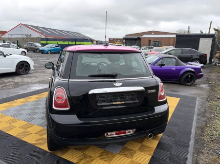 2013 MINI Hatch - thumbnail 3