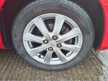 2014 Toyota Yaris 1.0 AURA 4DR €8,950 thumbnail