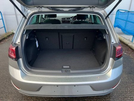 2020 Volkswagen Golf 2.0 TDI * HUGE SPEC * // 360 PARKING SENSORS // APPLE CARPLAY/ANDROID AUTO // HEADS-UP DISPLAY €21,900 thumbnail